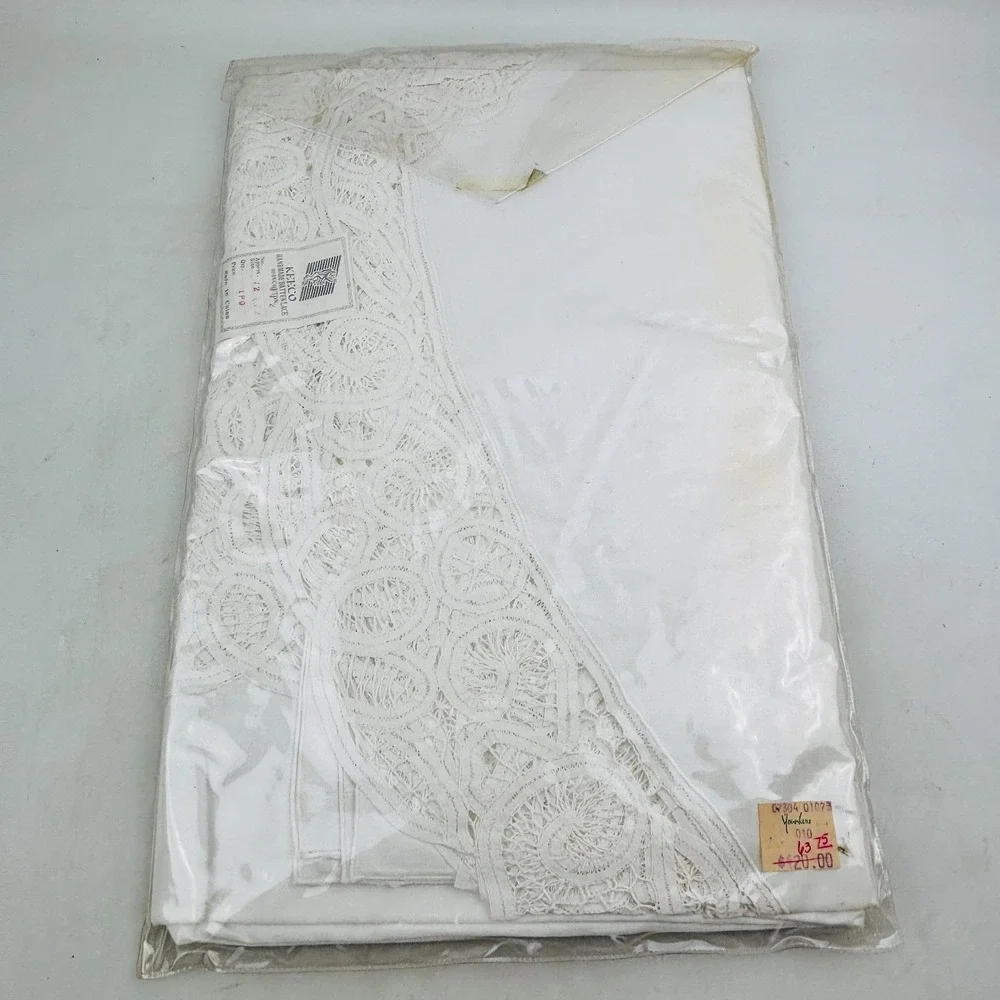 Batten Lace Tablecloth‎ 72